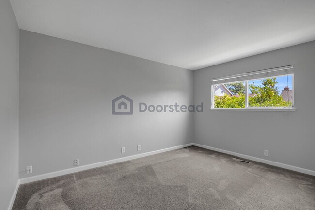 Building Photo - 1492 Via Cancion