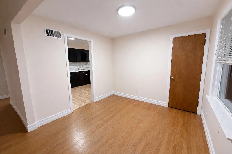 Building Photo - 1295 Chambers Rd