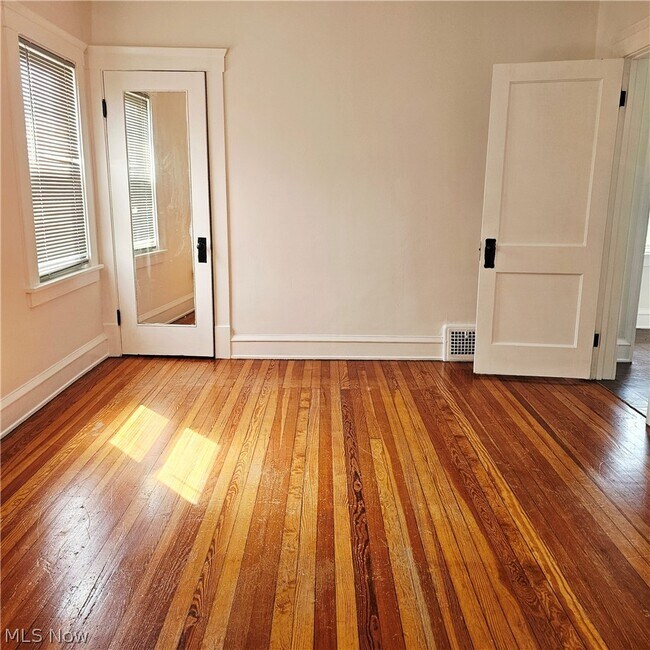 Building Photo - 3110 W 111th St