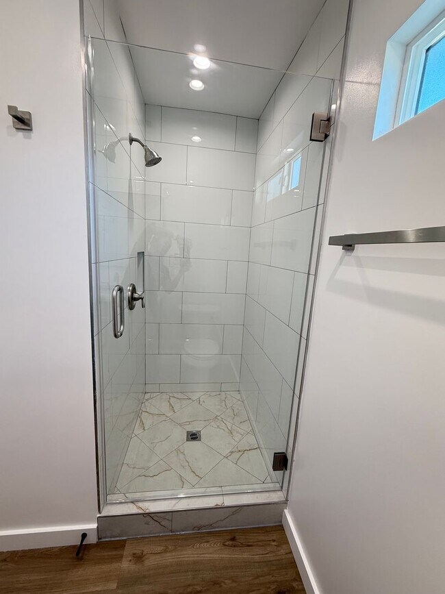 Building Photo - Brand new home 3/2 in prime Sylmar area