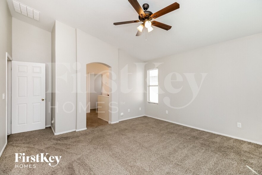 Building Photo - 35457 N Shorthorn Trail