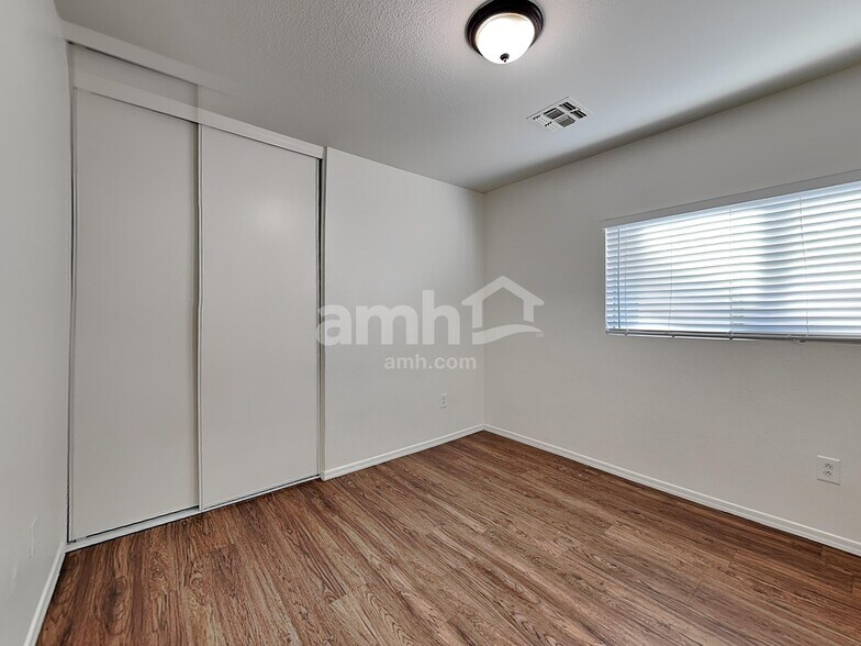 Building Photo - 1133 S 111th Cir