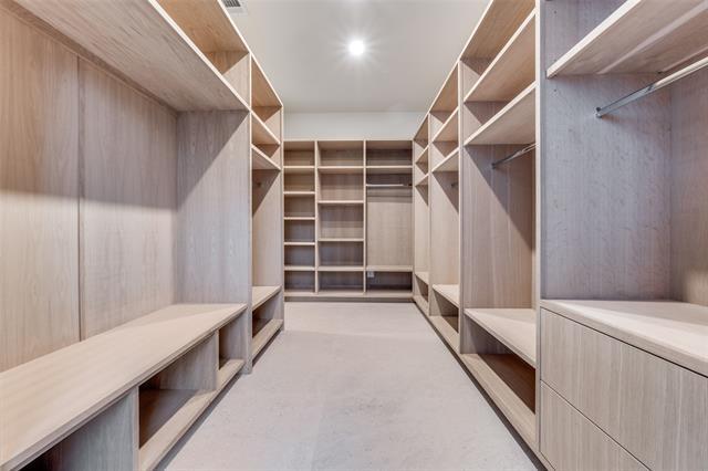 Building Photo - 3821 Beechwood Ln