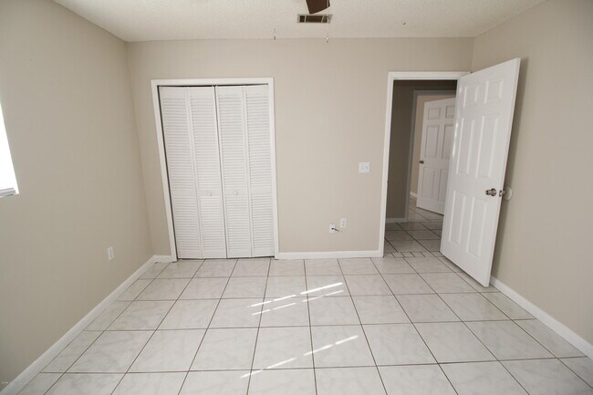Building Photo - 1246 Alcazar St SE