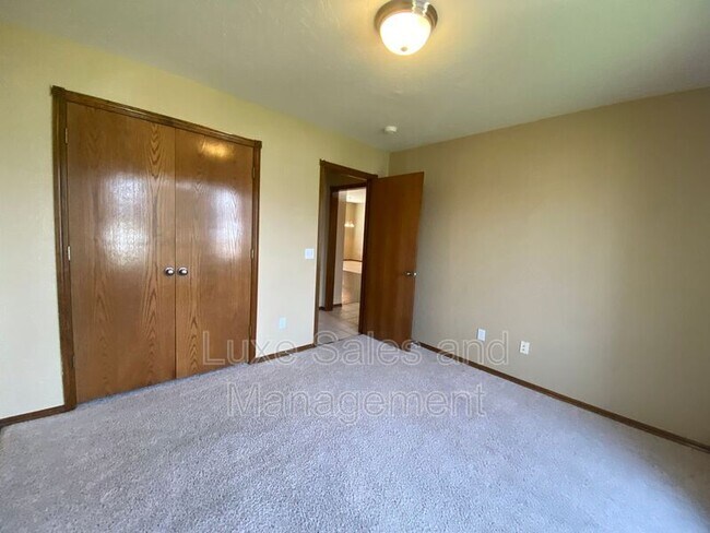 Building Photo - 509 Allison Ln