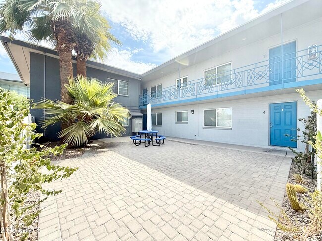 Building Photo - 44 E Roanoke Ave