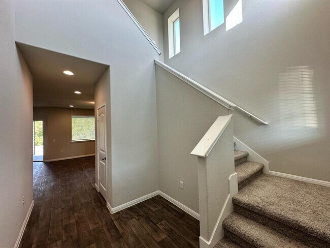 Building Photo - 14010 Luisium View