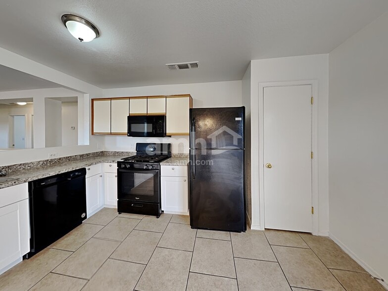 Building Photo - 6159 S Avenue De La Chandelle