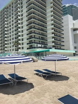 Building Photo - 3725 S Ocean Dr