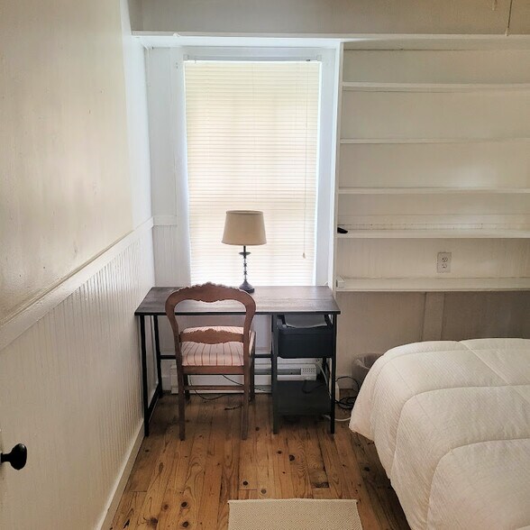 Bedroom 2 different set up - 114 Second St