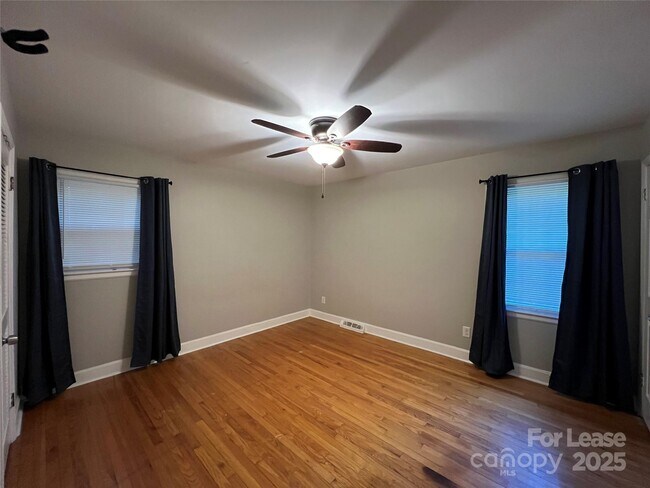 Building Photo - 5908 Amity Pl