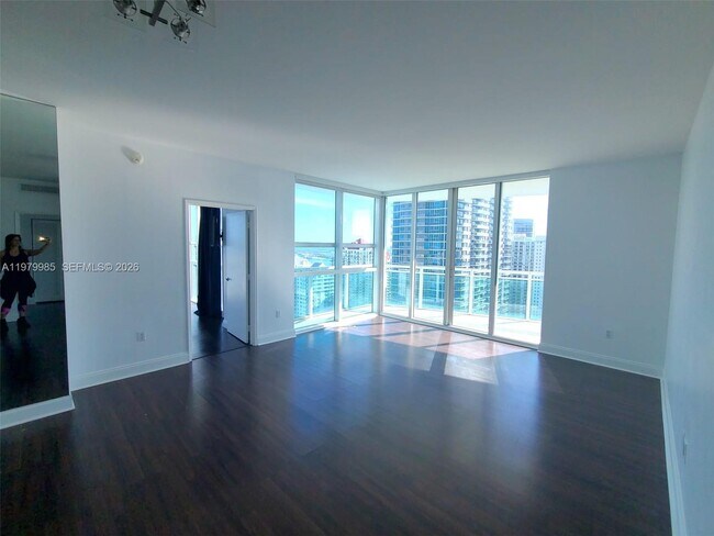 Building Photo - 951 Brickell Ave