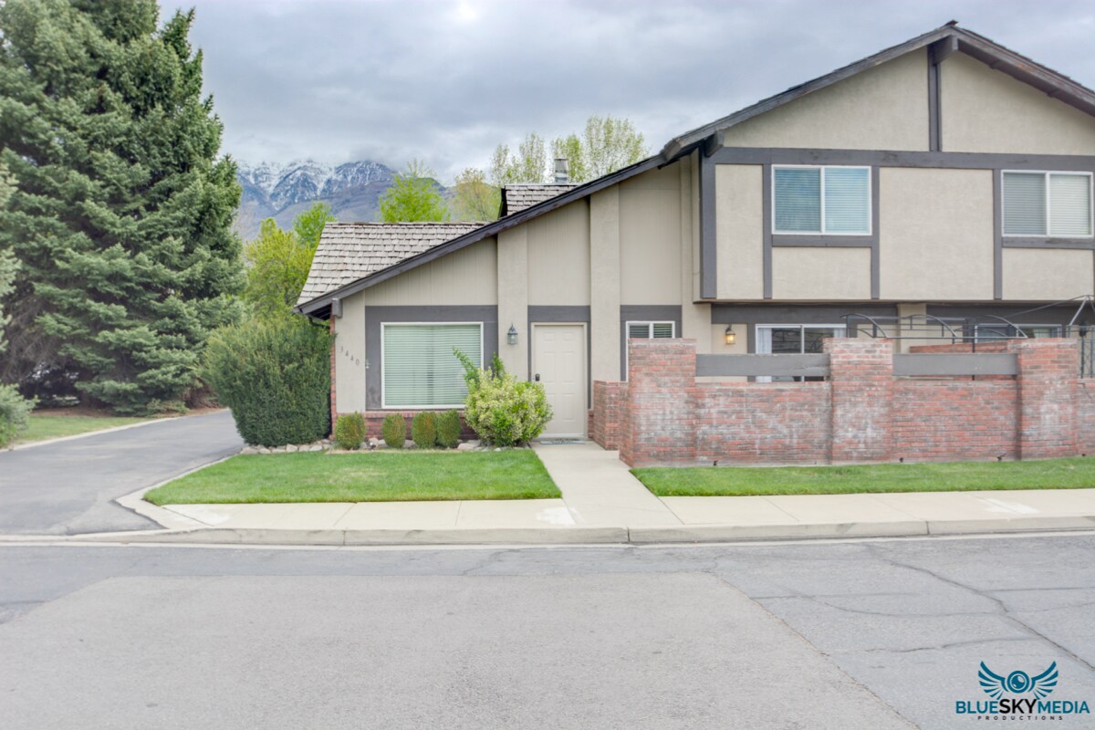 Building Photo - 3440 Brookside Dr.