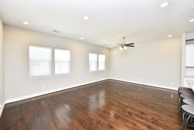 Building Photo - 5502 Camaguey St