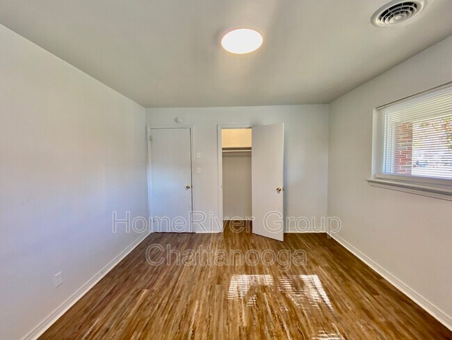 Building Photo - 2027 Lee St