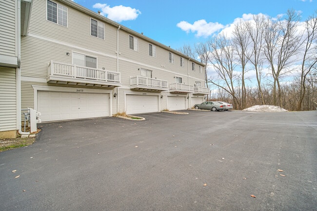 Building Photo - 3473 Ravinia Cir