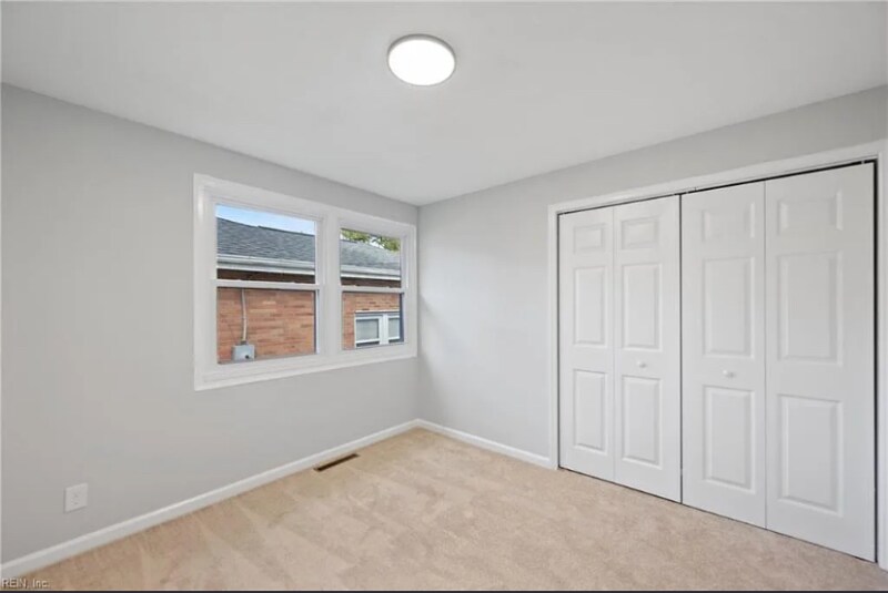 Building Photo - 2810 Roanoke Ave