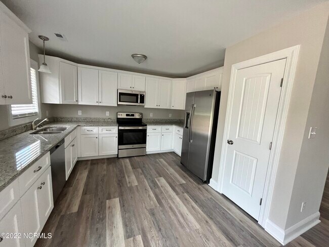 Building Photo - 462 Crump Farm Rd