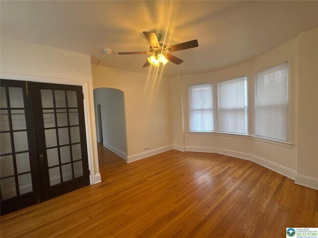 Building Photo - 636 N New St