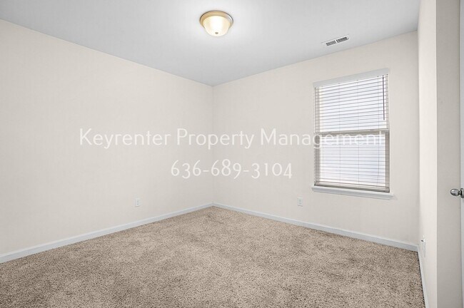 Building Photo - Coming Soon!!! Spacious and Modern 3-Bedroom Home for Rent Near Butler Lake