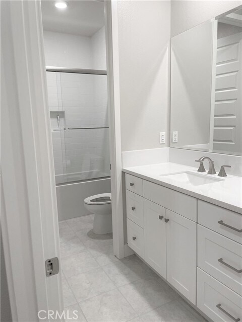 Building Photo - 116 Scale