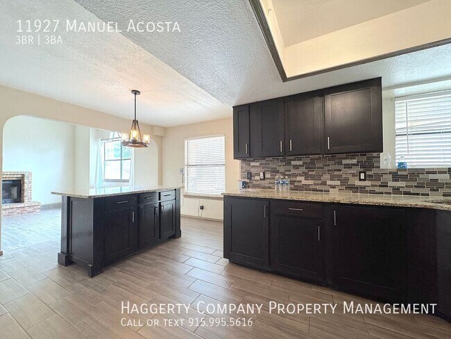 Building Photo - 11927 Manuel Acosta Dr