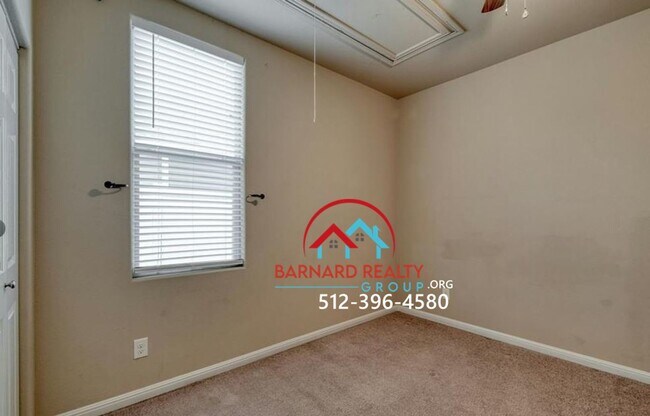Building Photo - Available Now: 3 bed/2 Bath in Desirable B...