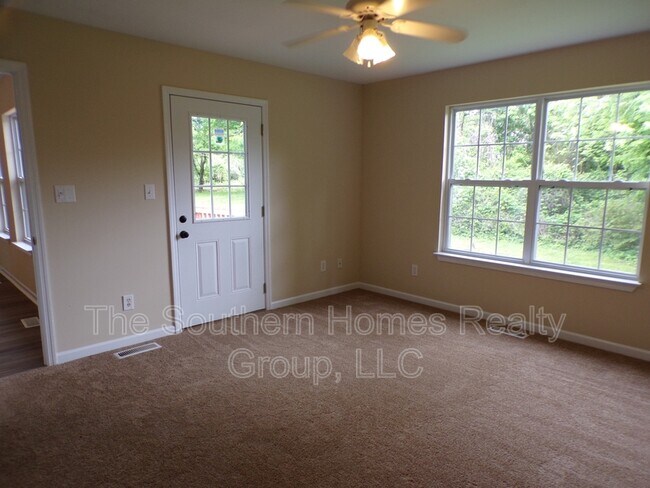Building Photo - 1425 Hammerhill Rd