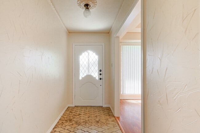 Building Photo - 6809 Fawn Valley Pl