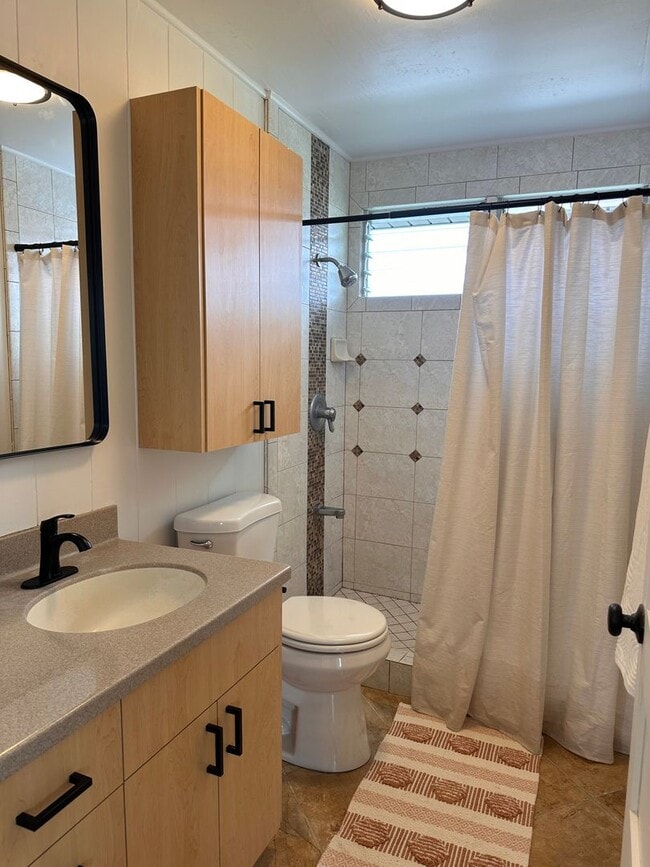 Building Photo - Kaumana Home with Modern Upgrades