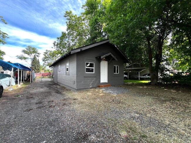 Building Photo - Non-Refundable & Security Deposit Total: $1200.00