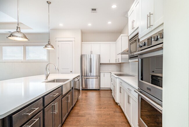 Building Photo - Stunning all one-level home in Hendersonville, TN!