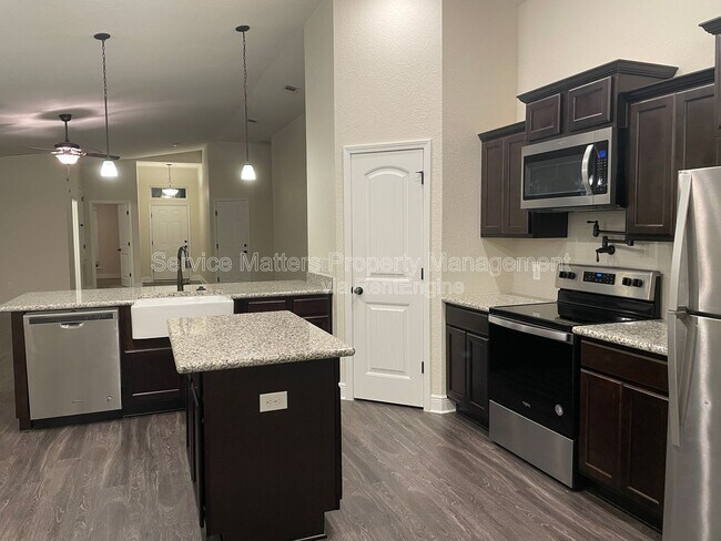 Building Photo - 5157 Peach Dr