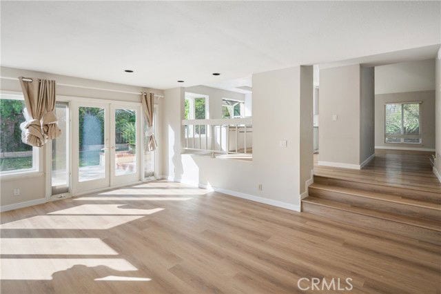 Building Photo - 2 Glorieta W