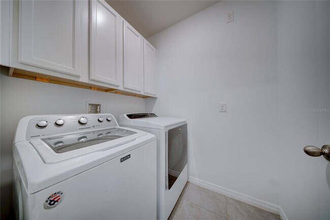 Building Photo - 5327 Timberland Ave