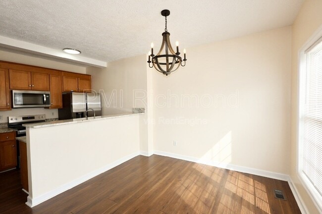 Building Photo - 2716 Goyne Loop