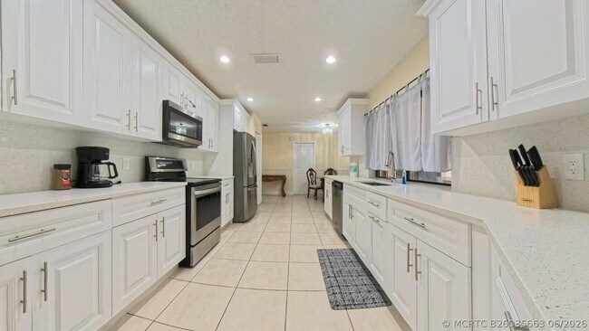 Building Photo - 13484 Jonquil Ct