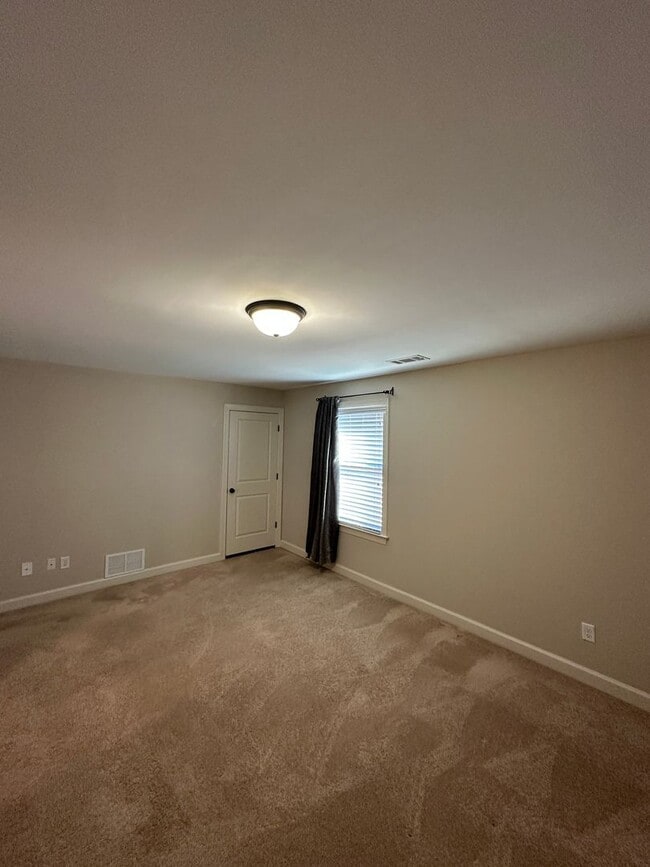 Building Photo - 4 BR/3 BA in exclusive Montrose Subdivision in Olive Branch!