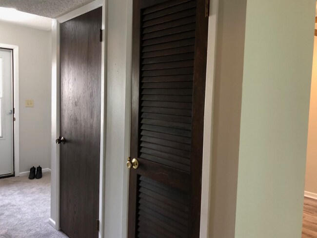 Building Photo - 1730 NW Pine Rd