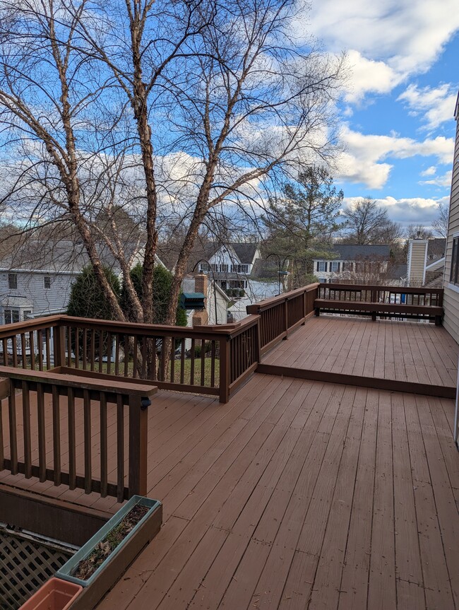 Building Photo - 6404 Tree Top Cir