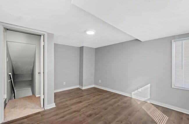 Building Photo - 2701-2703 Oakley Way (Full Service)