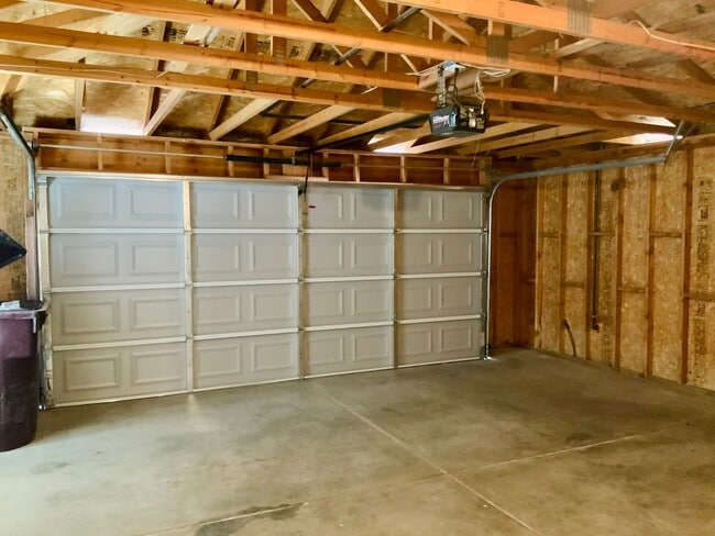 Building Photo - Quiet Home in Copper Hills located in a Cul-de-sac. **Do not distrub current tenant**