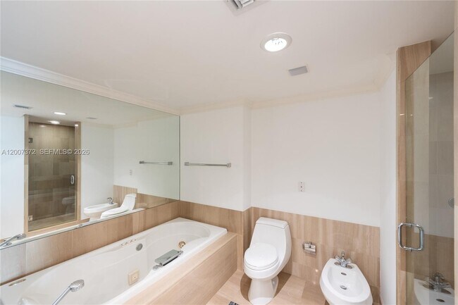 Building Photo - 1643 Brickell Ave