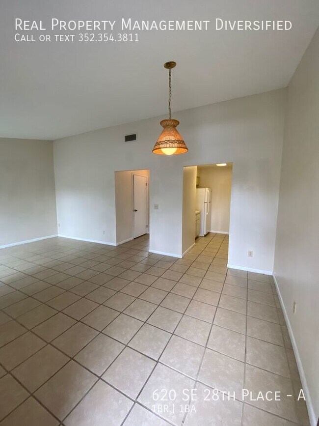 Building Photo - 620 SE 28th Pl