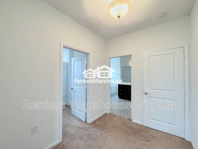 Building Photo - 1713 Dresdon Ln