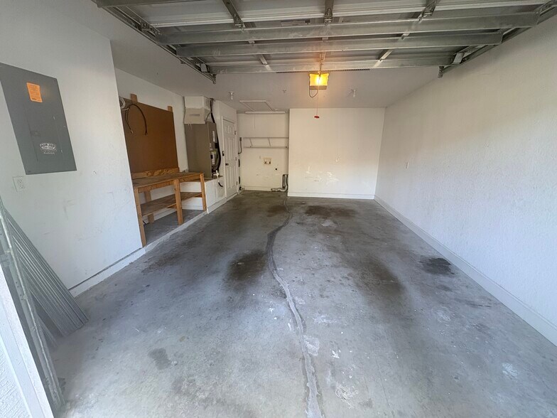 Building Photo - 533 Wayne Ave