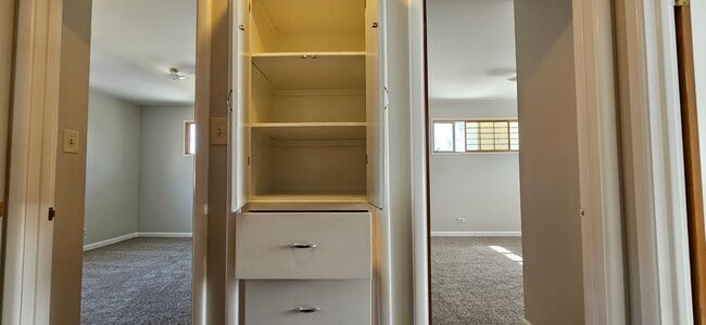 Building Photo - Beautiful Virginia Vale 4 Bedroom Split Level - New Paint, Carpet, Blinds - AVAILABLE NOW!