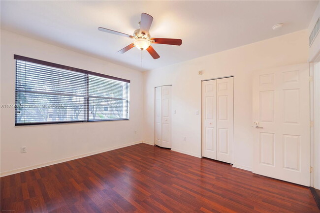 Building Photo - 12762 SW 49th Ct