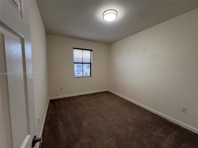 Building Photo - 15080 SW 119th Ln