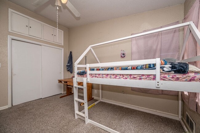 Building Photo - 4 Bedroom Rental Available February 15th!